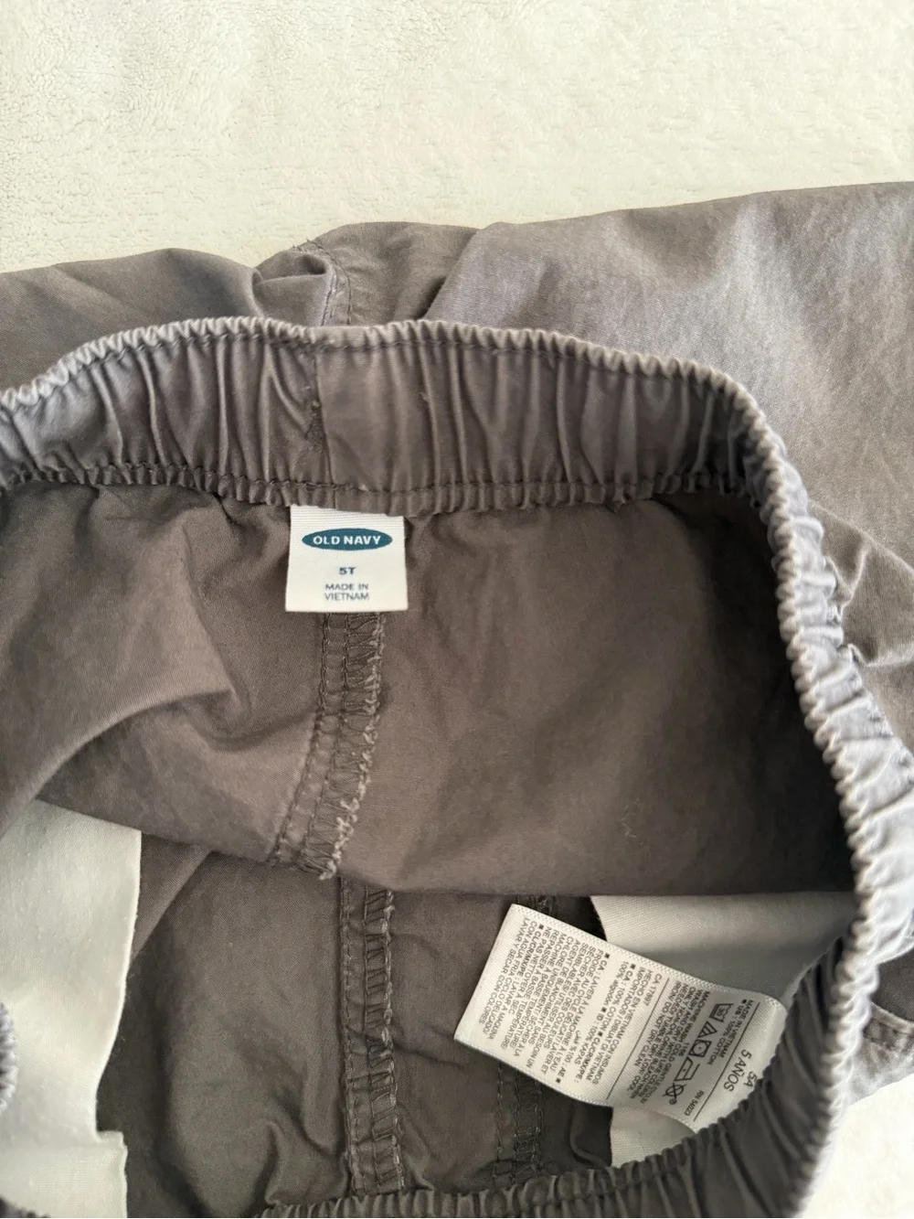 Bundle-Old Navy Boys Pull-On Shorts in Gray and Tan Size 5T